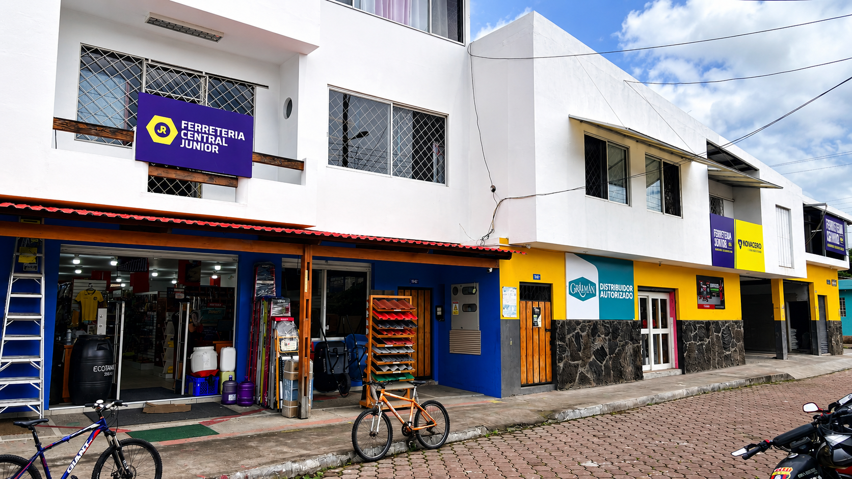 Local comercial tienda Ferretería Central Junior en Puerto Ayora, Galápagos